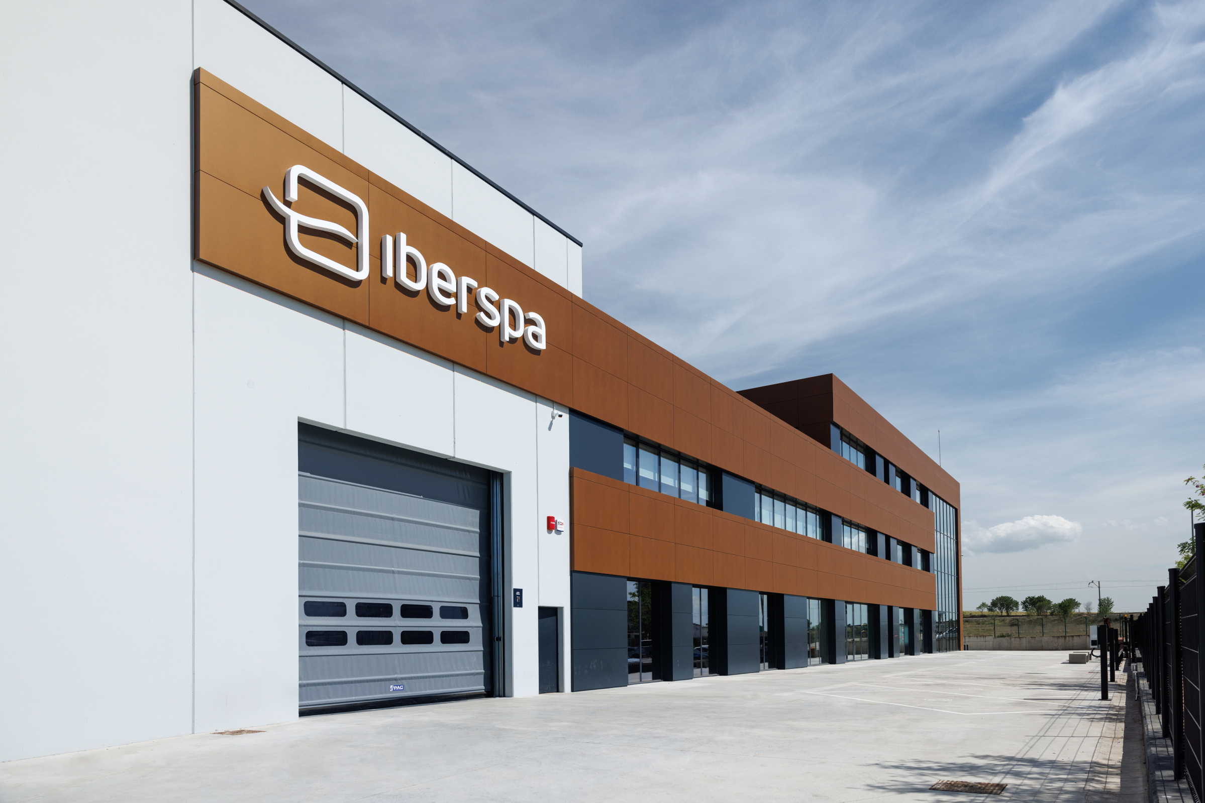 Building a 12,000 m² Industrial Complex