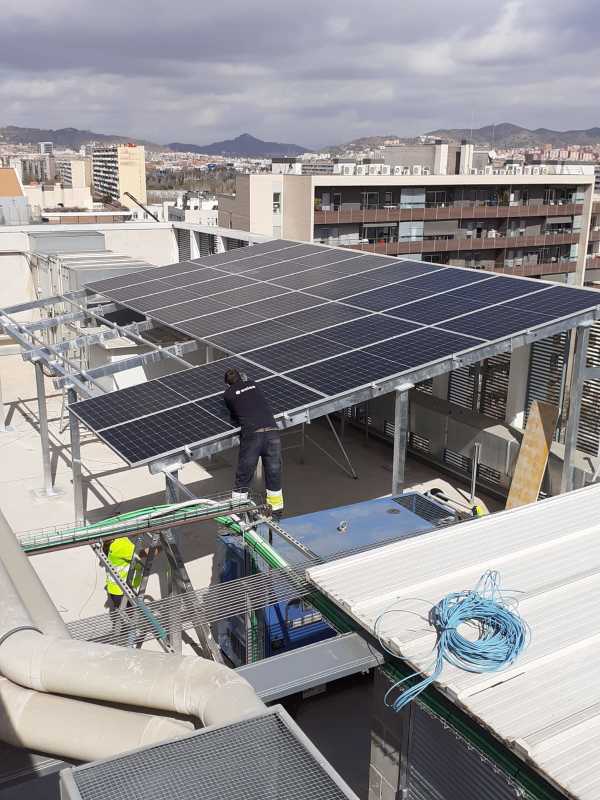 Together with research by designing pioneering hydrogen and photovoltaic research laboratories