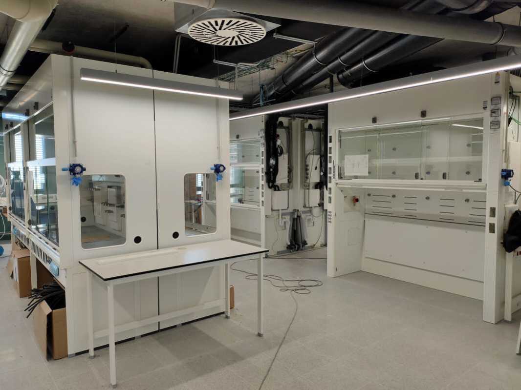 Together with research by designing pioneering hydrogen and photovoltaic research laboratories