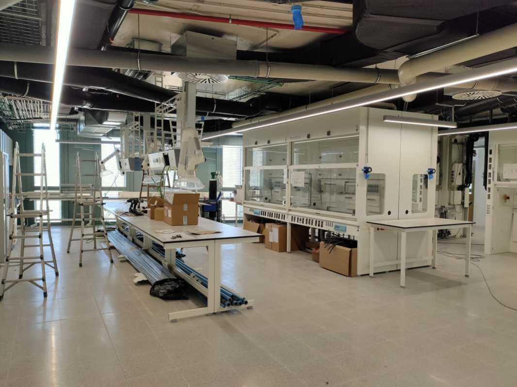 Together with research by designing pioneering hydrogen and photovoltaic research laboratories
