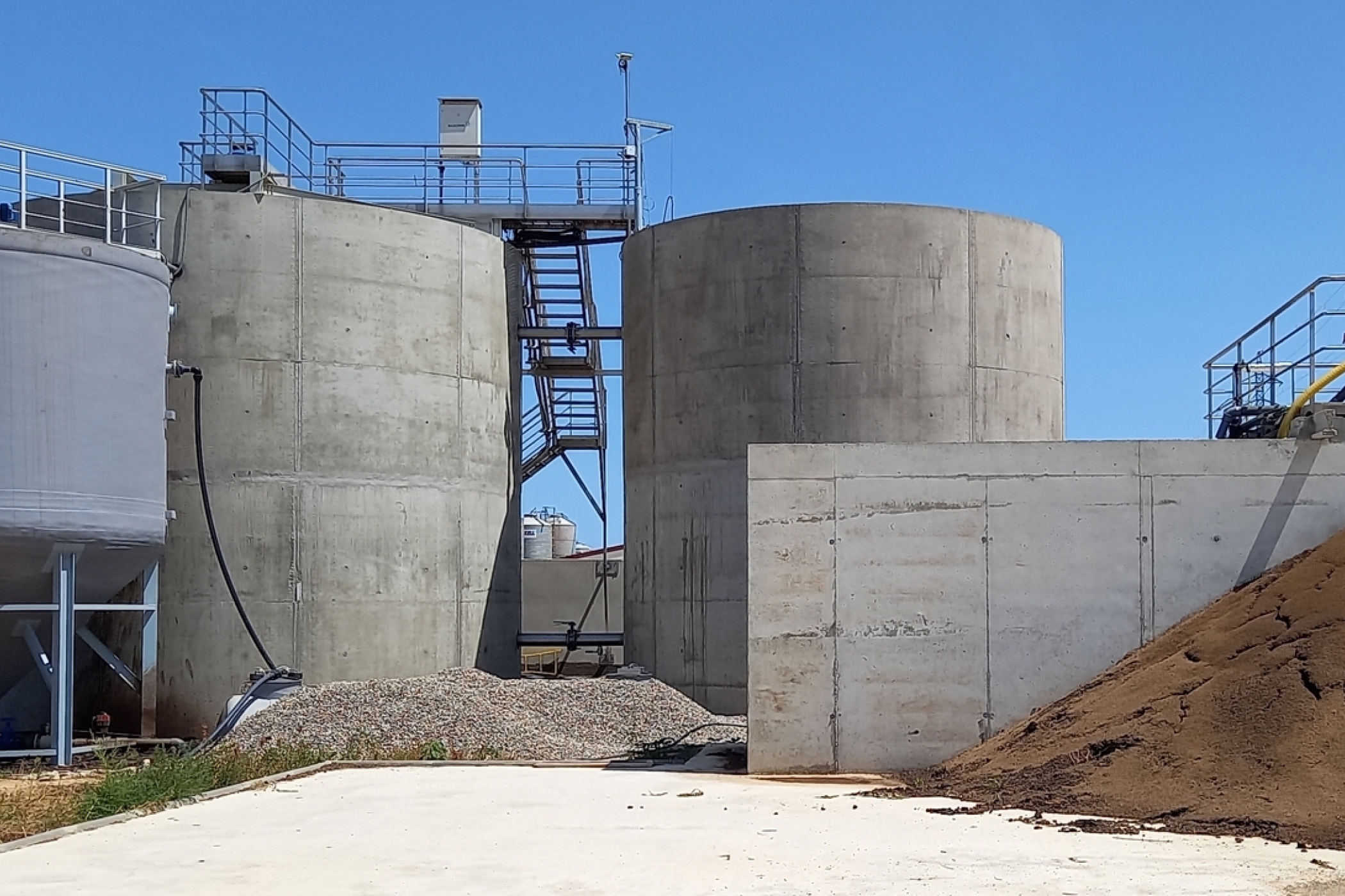 Construint una planta biològica al Segrià que transforma dejeccions en recursos sostenibles.