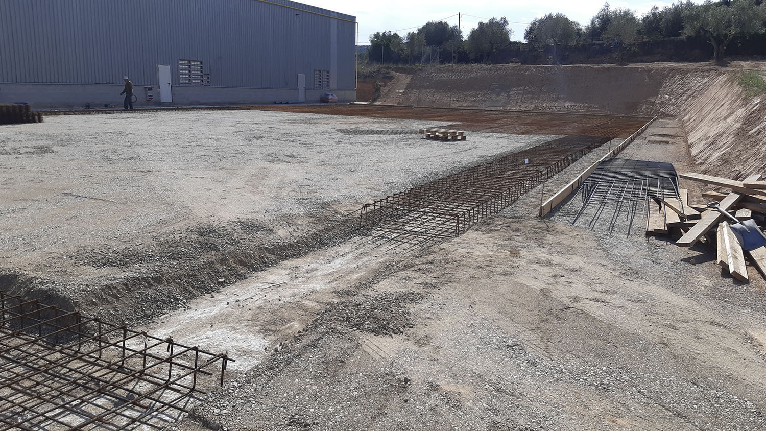 Proyectando servicios de urbanismo y de ingeniería en la industria de tejidos no tejidos.