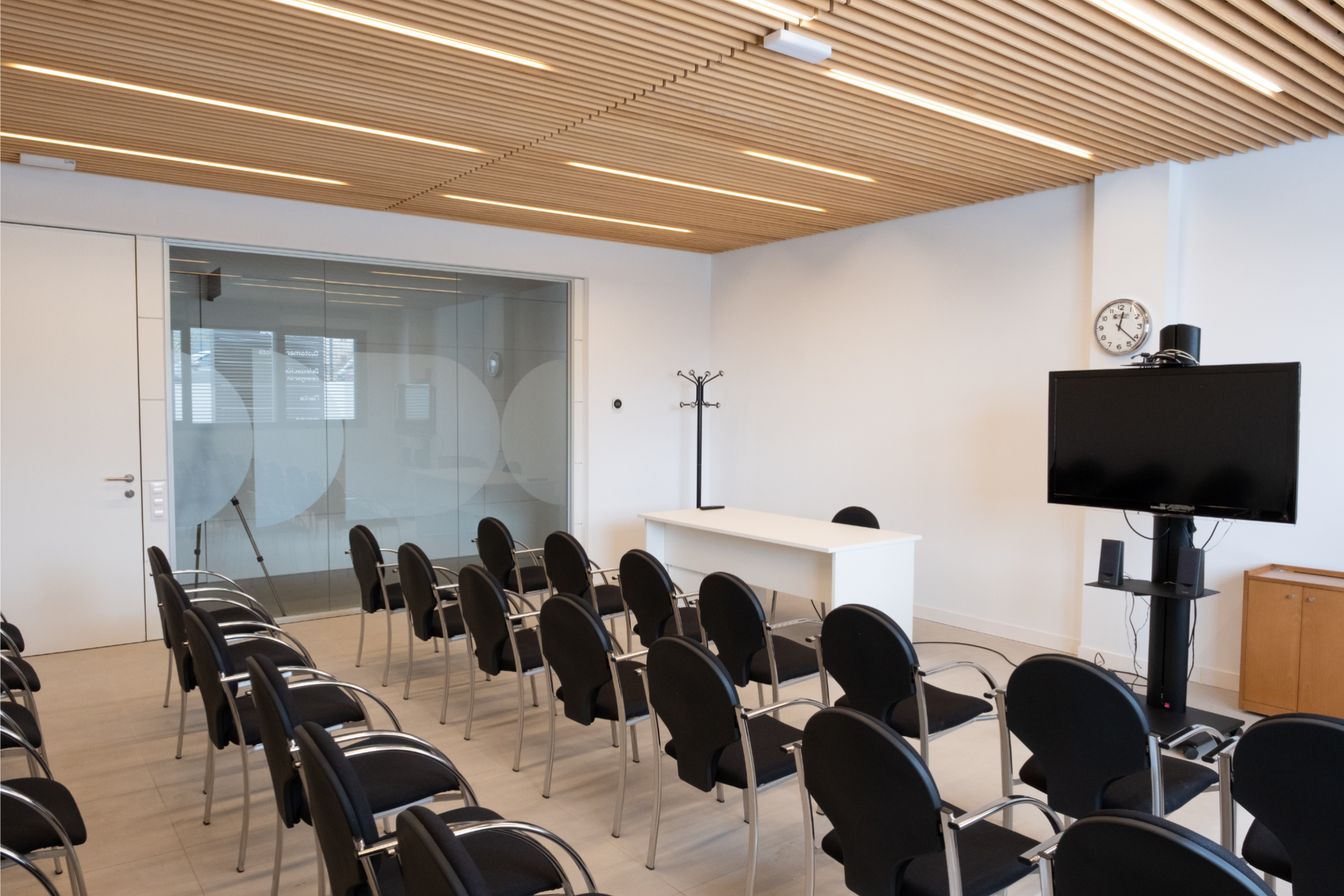 Desarrollo y gestión de un proyecto de obra civil e instalaciones para un complejo industrial y oficinas