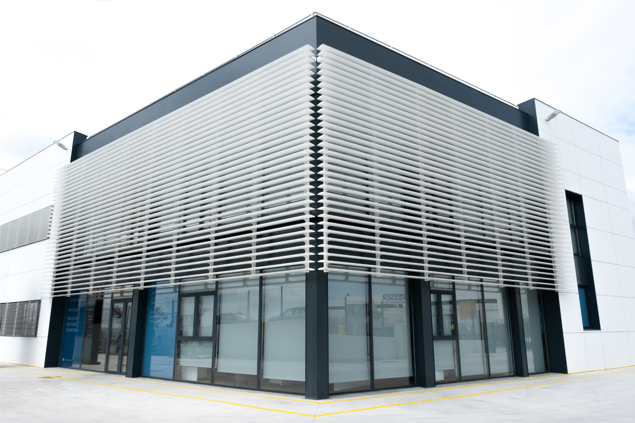 Development and management of a civil works and facilities project for an industrial and office complex
